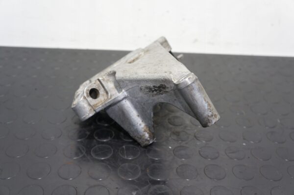 ŁAPA WSPORNIK SILNIKA VW GOLF V A3 8P PASSAT B6 2,0 TDI BMR 03G199207E