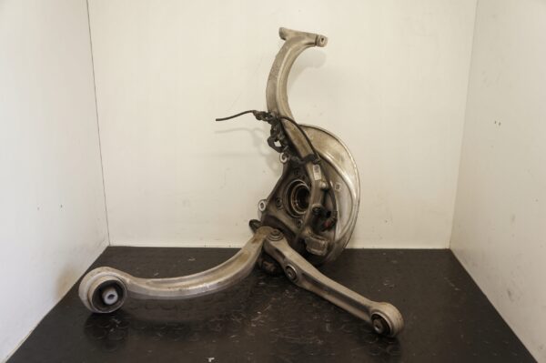 ZWROTNICA PIASTA WAHACZE LEWA AUDI A4 B9 A5 8W0407559 8W0407241F