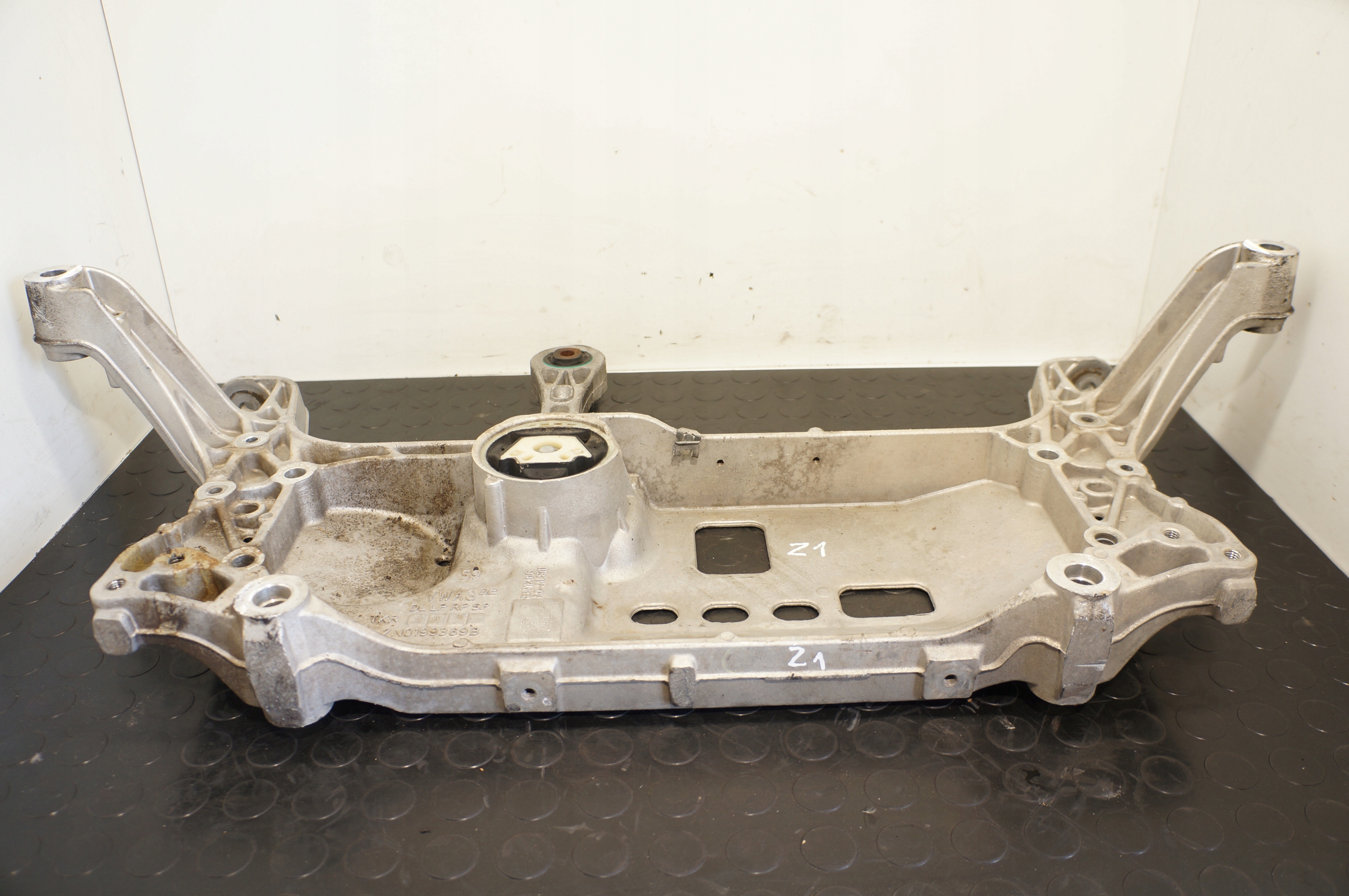 SANKI WÓZEK ZAWIESZENIE VW TIGUAN AUDI Q3 7N0199369B