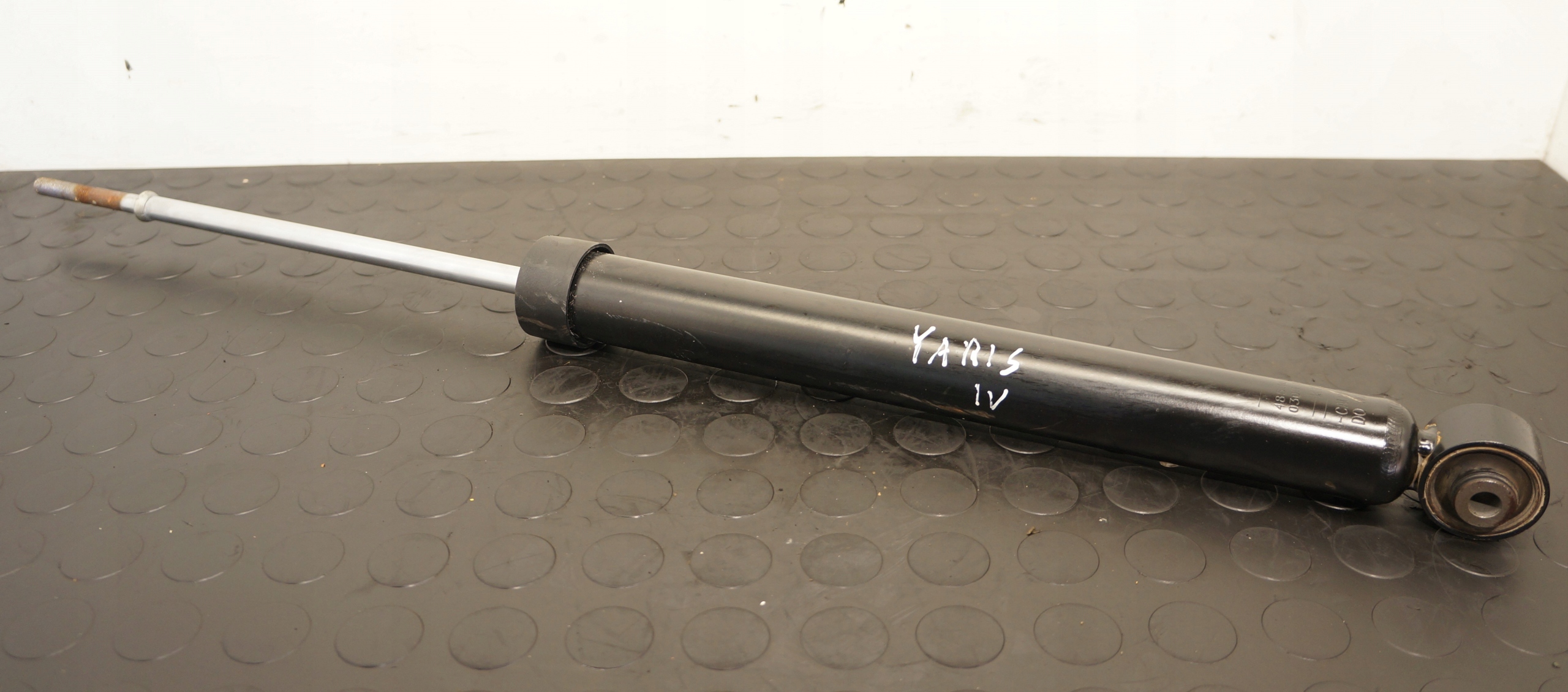 AMORTYZATOR TOYOTA YARIS IV TYŁ L/P 1,5 HYBRID 48530-K0090