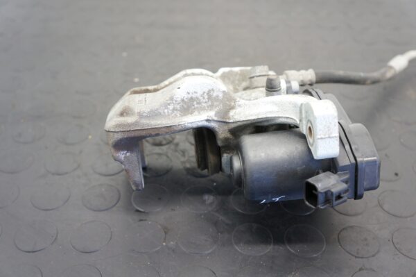 ZACISK HAMULCOWY LEWY TYŁ TOYOTA YARIS IV LT 1,5 HYBRID 46310-0D010