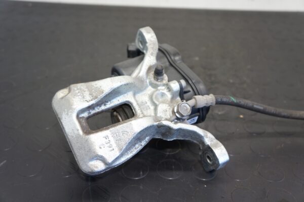 ZACISK HAMULCOWY PRAWY TYŁ TOYOTA YARIS IV LT 1,5 HYBRID 46310-0D010