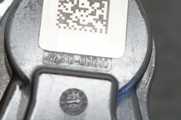 ZACISK HAMULCOWY PRAWY TYŁ TOYOTA YARIS IV LT 1,5 HYBRID 46310-0D010