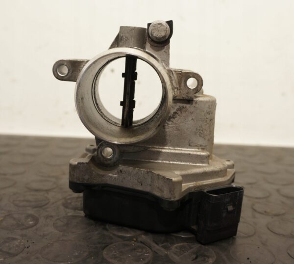 PRZEPUSTNICA VW GOLF VI A3 LEON 1,6 TDI 03L128063Q