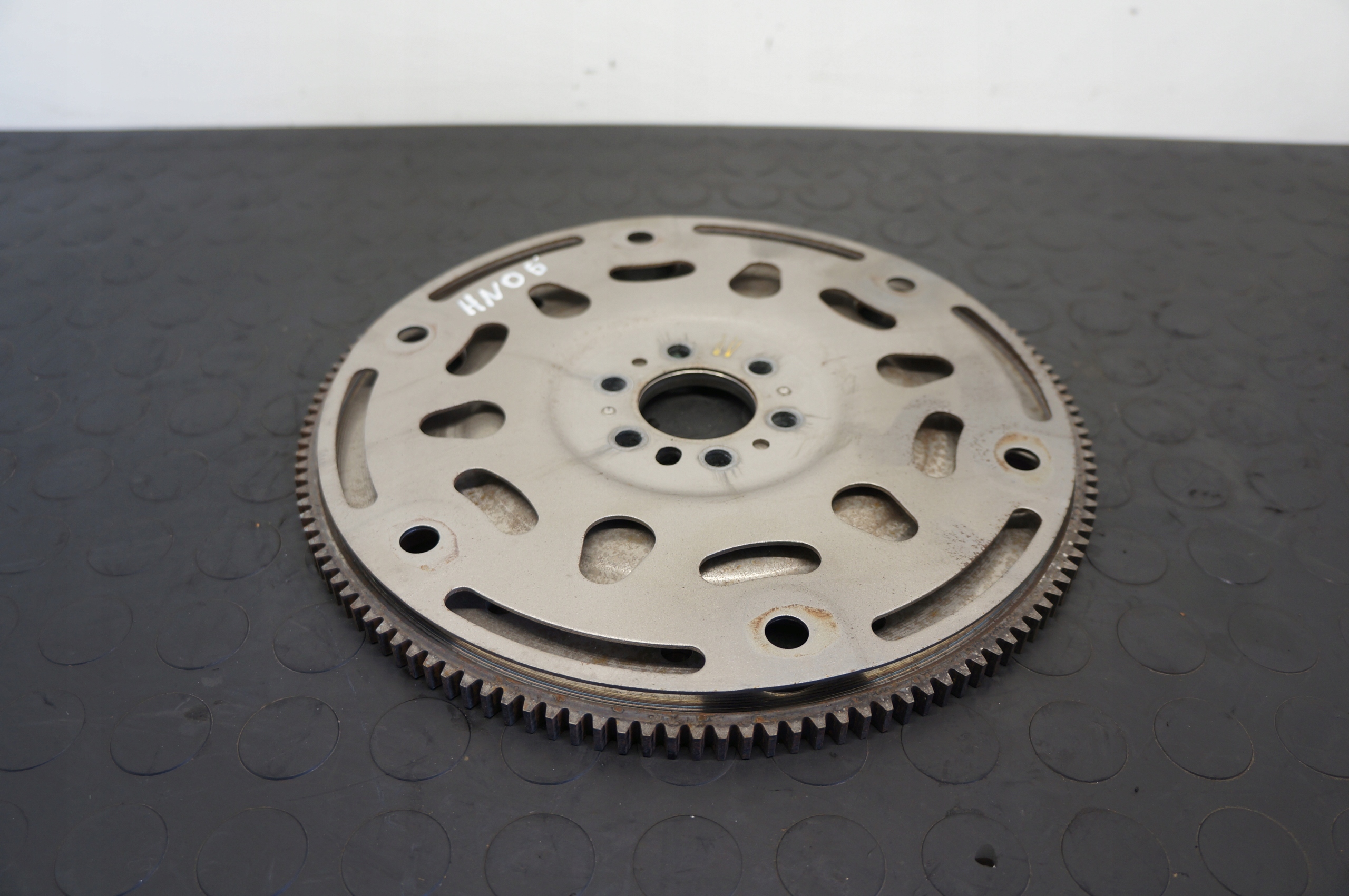 KOŁO ZAMACHOWE PEUGEOT 308 CITROEN C3 1,2THP 9811911580