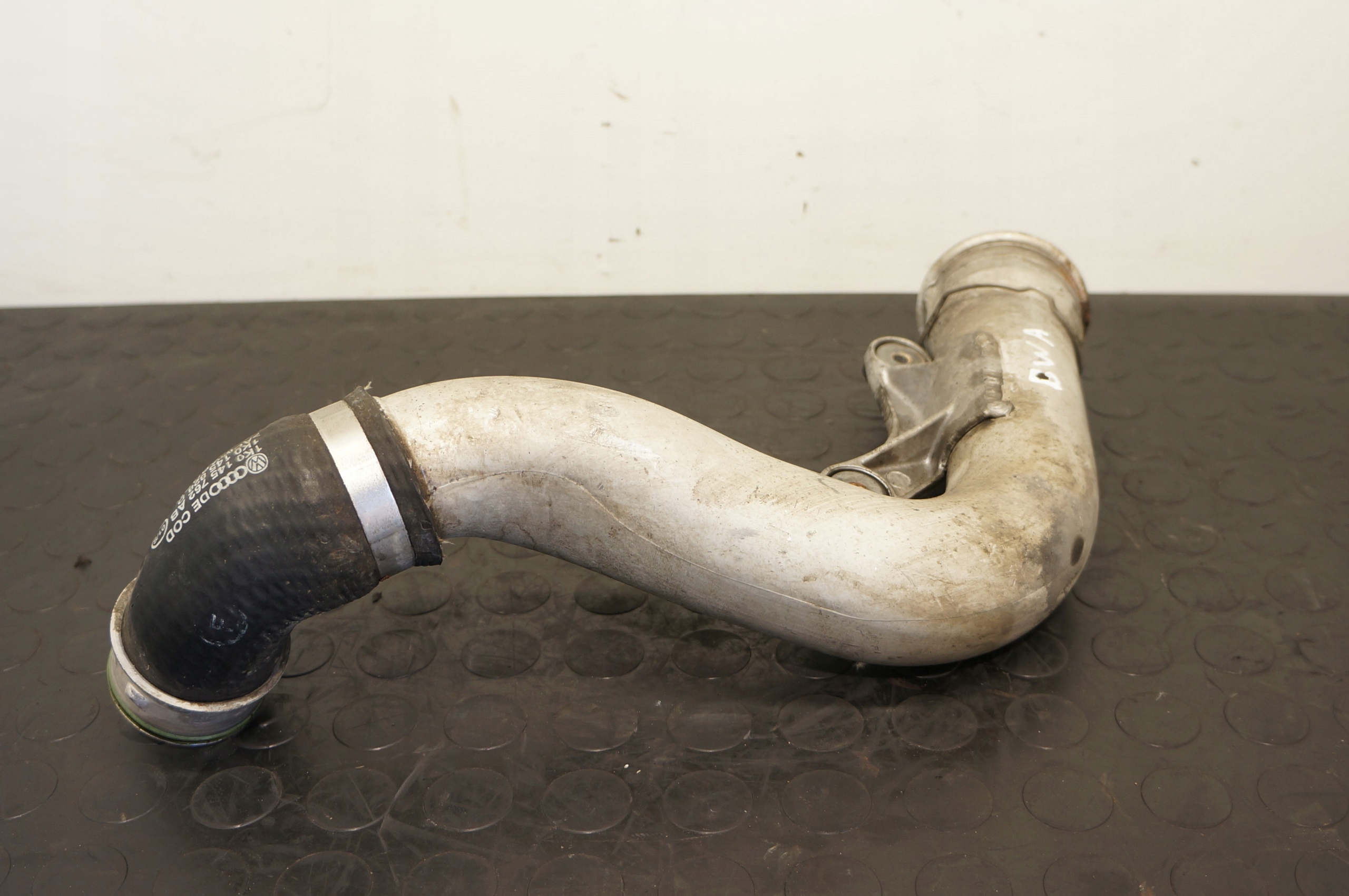 RURA INTERCOOLERA AUDI A4 B7 A6 C6 2,0TFSI 1K0145762AB 1K0145828D