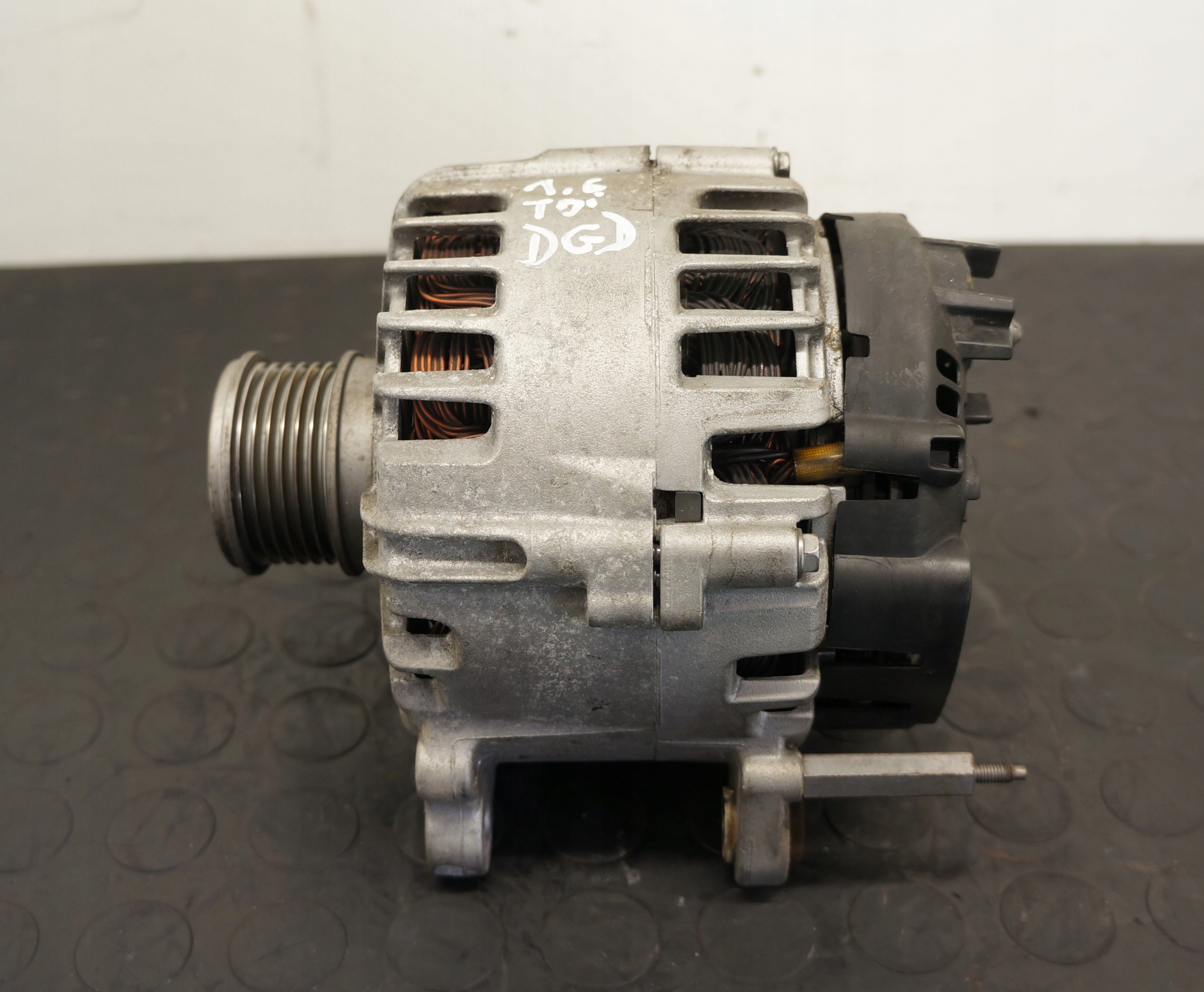 ALTERNATOR VW GOLF SEAT LEON AUDI A3 1,6 TDI 04L903023LX