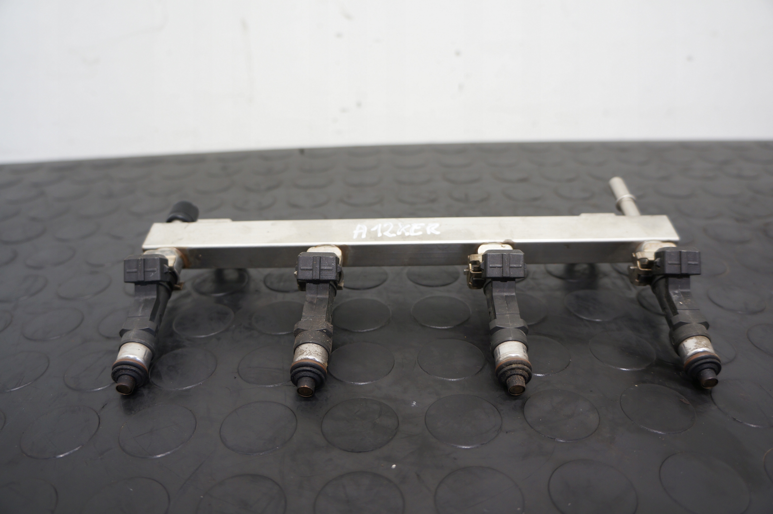 LISTWA WTRYSKOWA OPEL CORSA MERIVA 1.2 A12XER 0280151239 0280158181