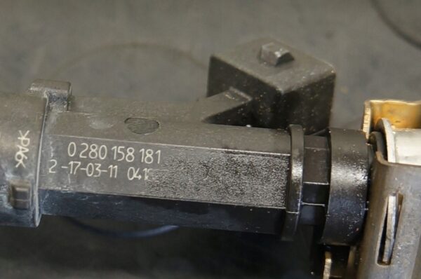 LISTWA WTRYSKOWA OPEL CORSA MERIVA 1.2 A12XER 0280151239 0280158181