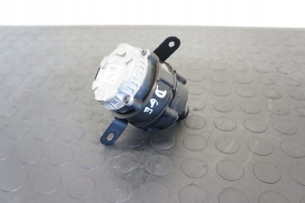 DODATKOWA POMPKA WODY VW GOLF VIII LEON A3 OCTAVIA 1.4 E-TRON 04L965567