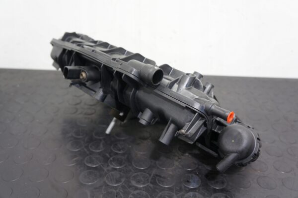 KOLEKTOR SSĄCY AUDI A4 A5 Q5 2,0TFSI 06H133185AE