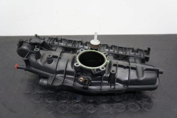 KOLEKTOR SSĄCY AUDI A4 A5 Q5 2,0TFSI 06H133185AE