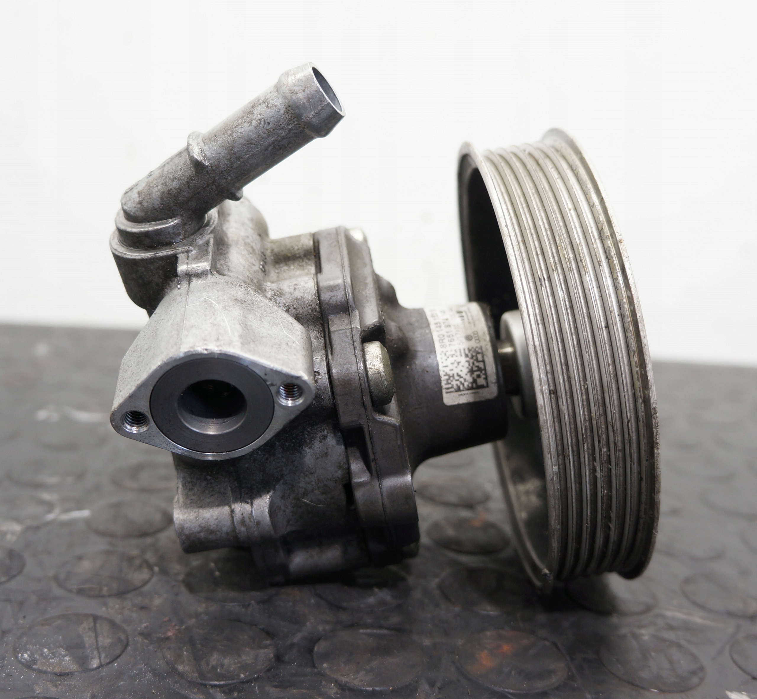 17592228035-6969412604eb1 POMPA WSPOMAGANIA AUDI Q5 2,0TFSI 8R0145153B