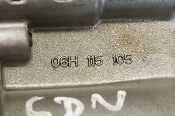 POMPA OLEJU AUDI A4 A5 Q5 GOLF PASSAT 2,0TFSI 06H115105