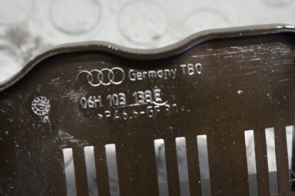 WKŁAD MISKI AUDI A4 A5 Q5 GOLF PASSAT 2,0TFSI 06H103138E