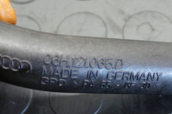 RURKA WODY AUDI A4 A5 Q5 GOLF PASSAT 2,0TFSI 06H121065D