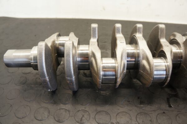 WAŁ KORBOWY RENAULT TRAFIC III QASHQAI VIVARO B 1,6 DCI 5599R NOWY R9M