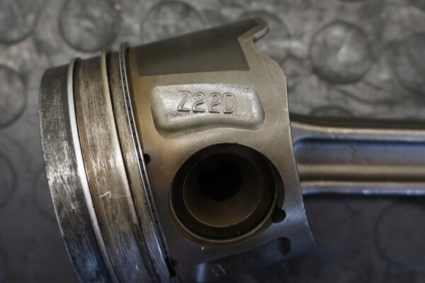 TŁOK Z KORBOWODEM CHEVROLET CAPTIVA OPEL ANTARA 2.2 CDTI Z22D1