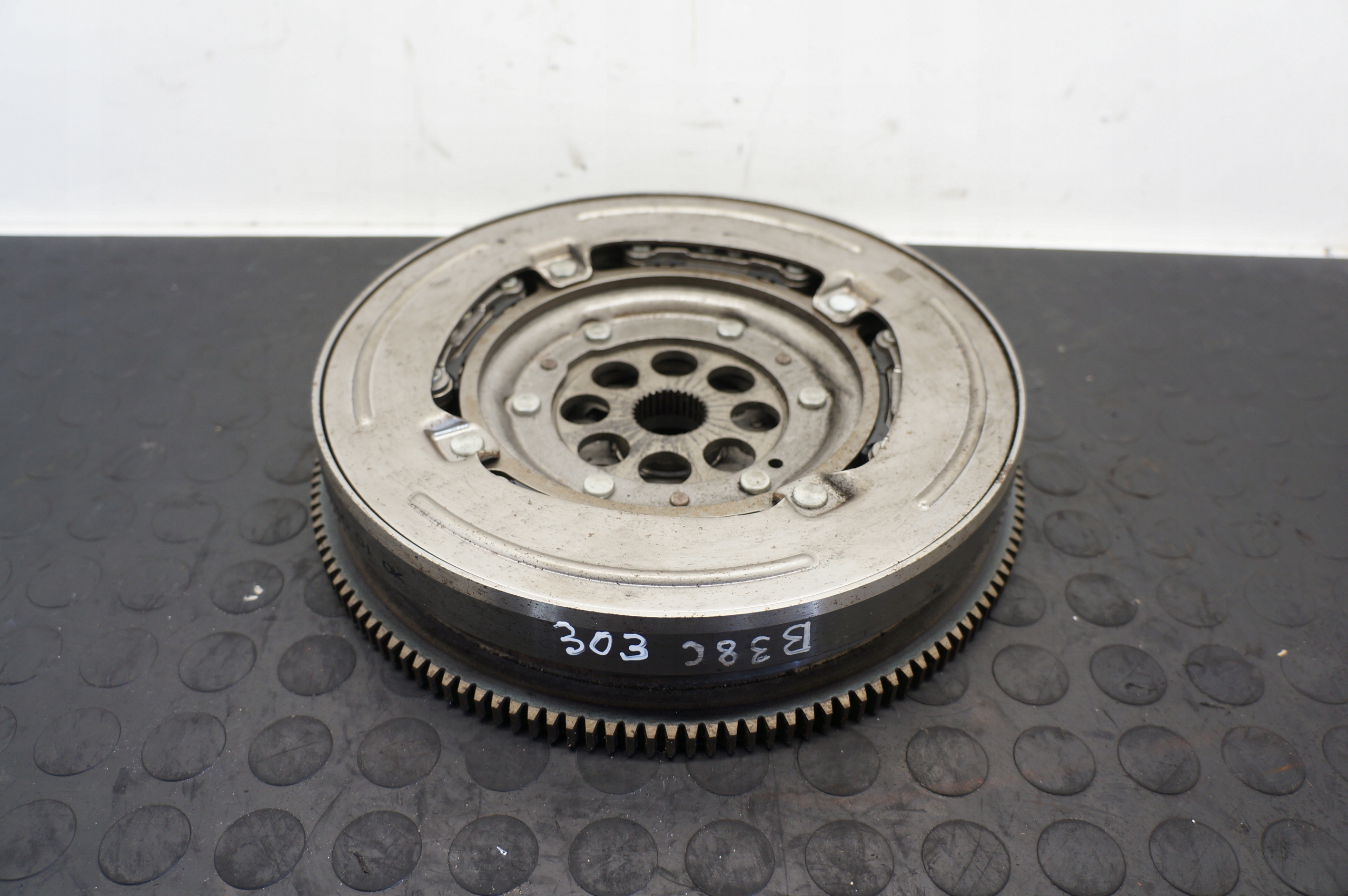 KOŁO DWUMASOWE ZAMACHOWE BMW 2 F44 MINI F55 F56 F57 F60 1.5T 5A40868