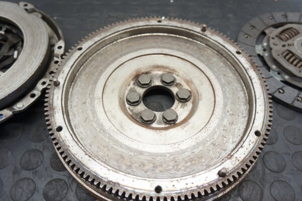 SPRZEGŁO SZTYWNE SKODA OCTAVIA VW GOLF VII T-ROC 1,6TDI 04L141015D