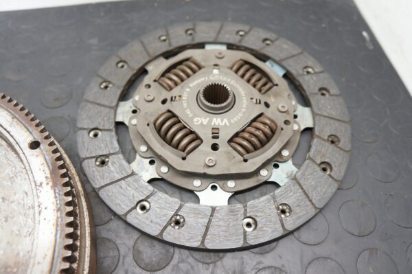 SPRZEGŁO SZTYWNE SKODA OCTAVIA VW GOLF VII T-ROC 1,6TDI 04L141015D