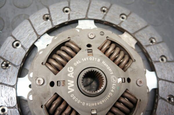 SPRZEGŁO SZTYWNE SKODA OCTAVIA VW GOLF VII T-ROC 1,6TDI 04L141015D