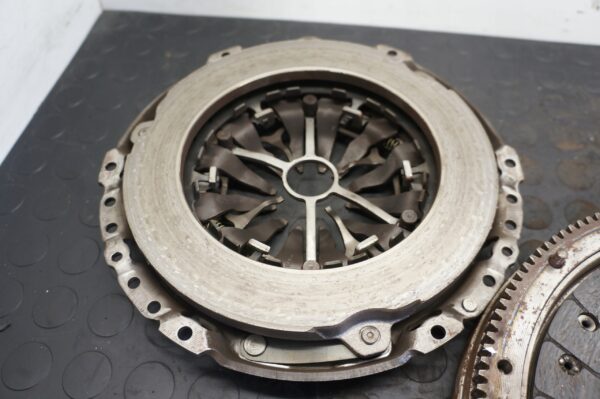 SPRZEGŁO SZTYWNE SKODA OCTAVIA VW GOLF VII T-ROC 1,6TDI 04L141015D