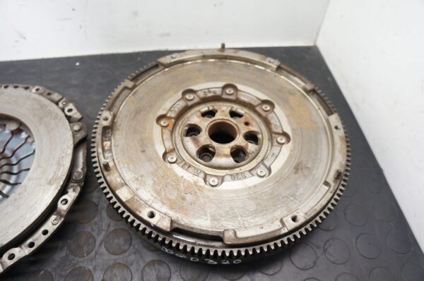 SPRZĘGŁO VW GOLF SEAT LEON AUDI A3 1,6 TDI 04L141025A