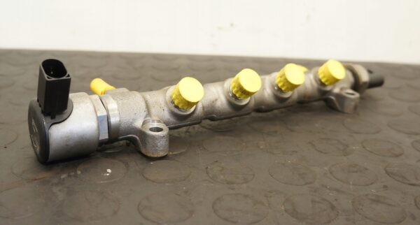 LISTWA WTRYSKOWA VW GOLF SEAT LEON AUDI A3 1,6 TDI 04L130089F 04L906054