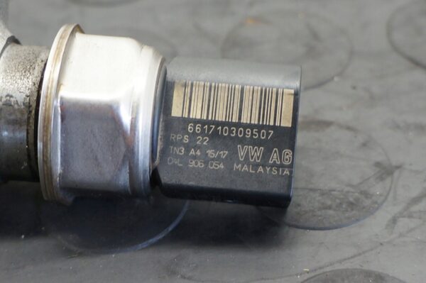 LISTWA WTRYSKOWA VW GOLF SEAT LEON AUDI A3 1,6 TDI 04L130089F 04L906054