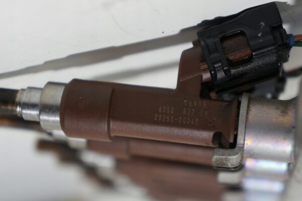 LISTWA WTRYSKOWA TOYOTA YARIS III AYGO II C1 107 1,0 VVTI 1KR 23250-0Q040