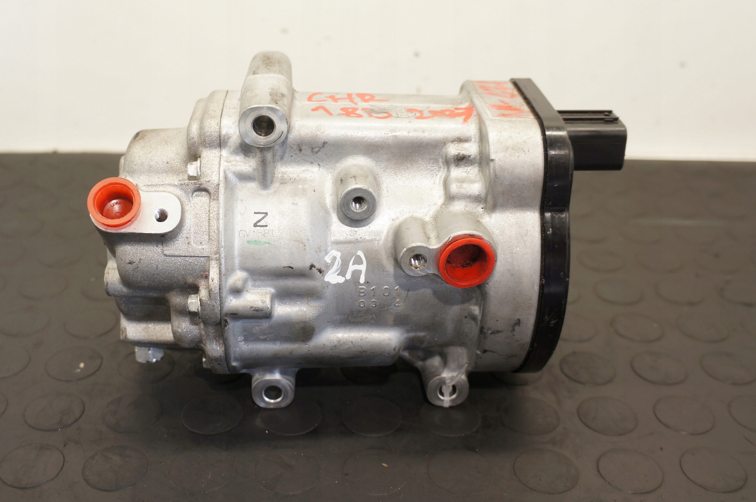 KOMPRESOR KLIMATYZACJI TOYOTA C-HR 1.8 042400-2750