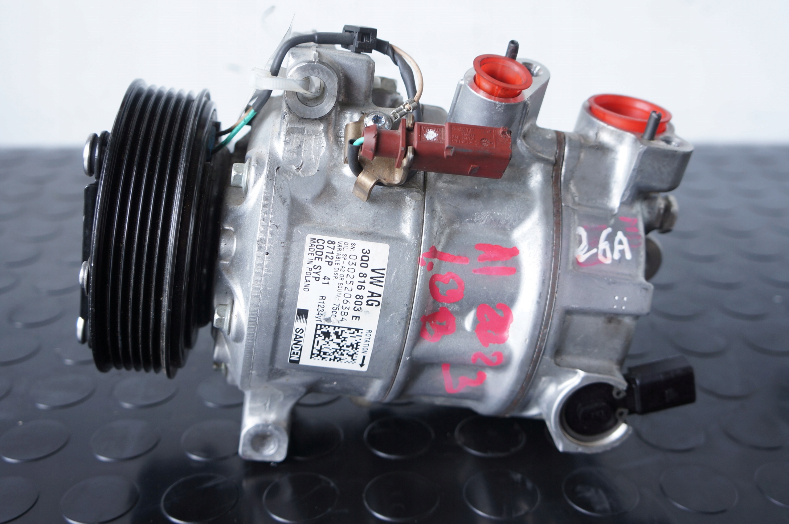 KOMPRESOR KLIMATYZACJI AUDI Q3 VW POLO SKODA FABIA SEAT IBIZA 3Q0816803E