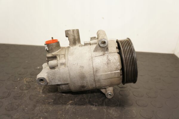 SPRĘŻARKA KLIMATYZACJI VW GOLF VI A3 LEON 1.6 1.9 2.0TDI 5K0820803A