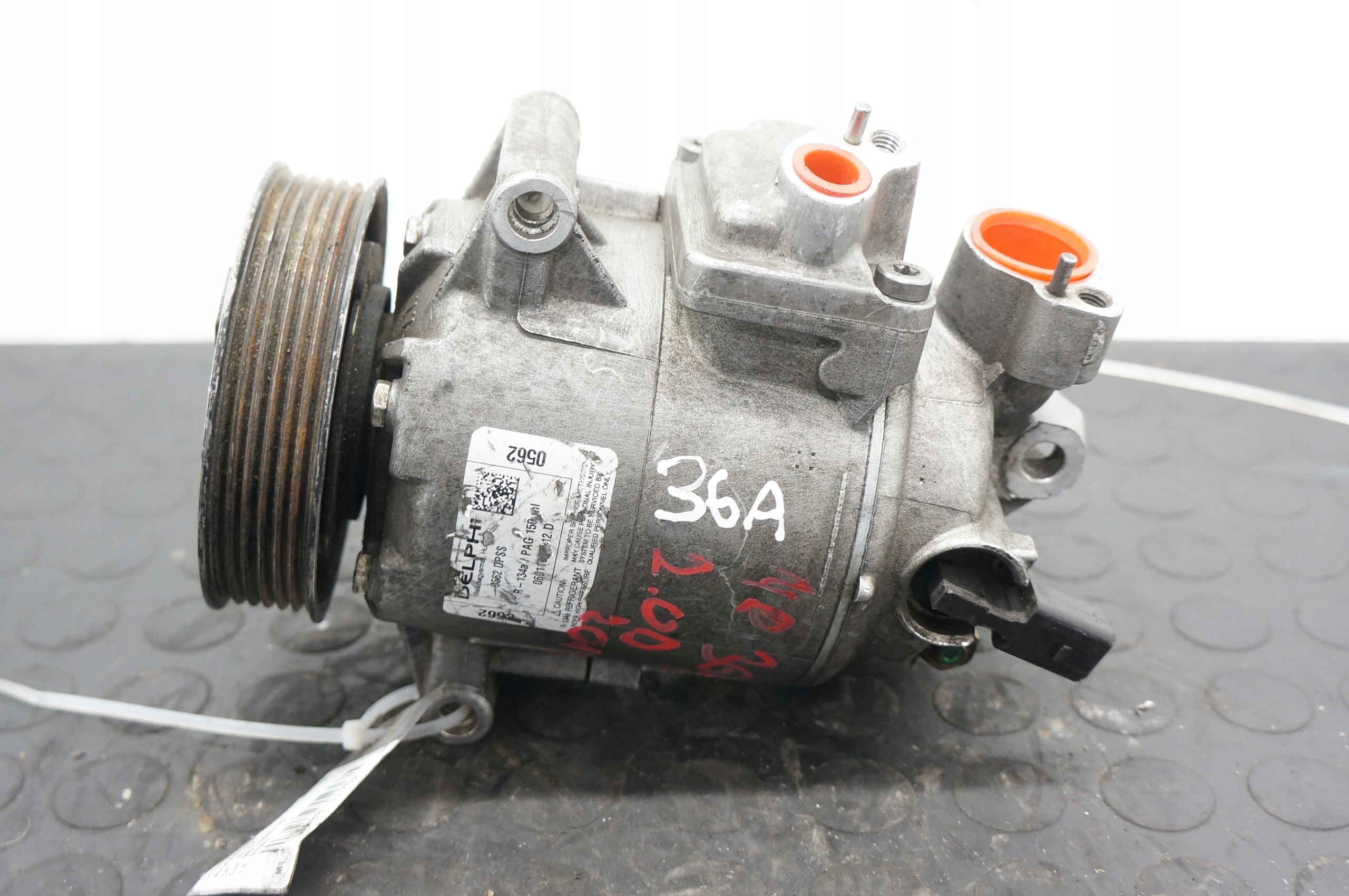 SPRĘŻARKA KLIMATYZACJI VW GOLF VI A3 LEON 1,6 1.9 2.0TDI 5N0820803E