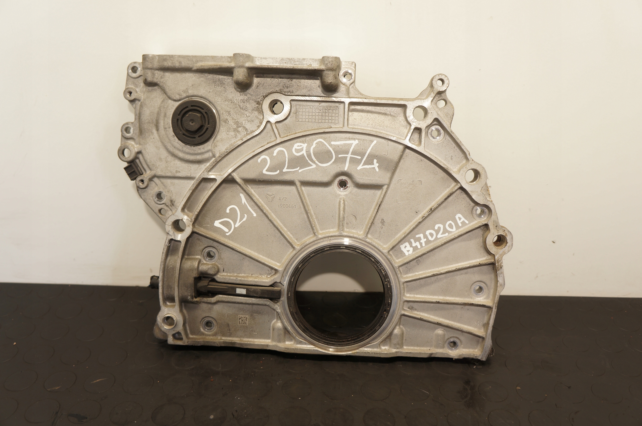 OBUDOWA ROZRZĄDU BMW 1 2 3 4 5 X3 X4 2.0D 8514001