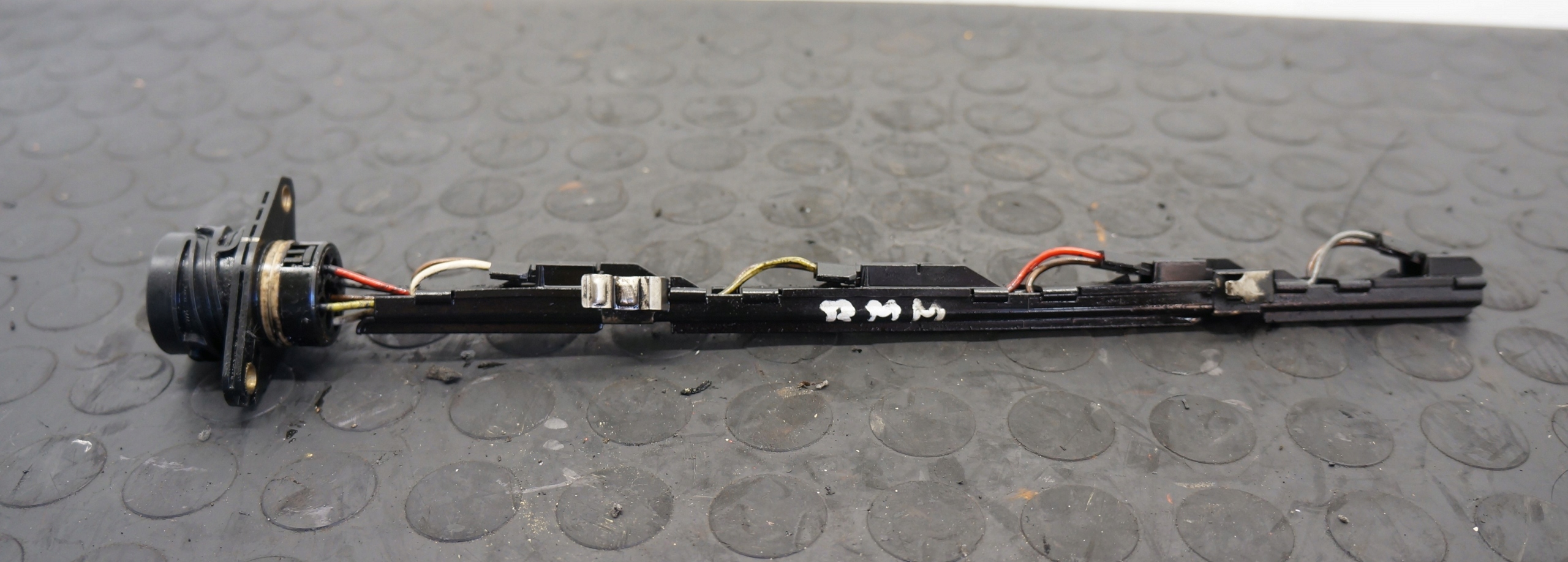 WIĄZKA POMPOWTRYSKÓW VW GOLF V PASSAT A3 8P 1.9 2.0 TDI 038971803