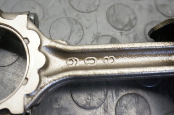 TŁOK Z KORBOWODEM NISSAN PRIMERA ALMERA X-TRAIL 2.2 DI YD22