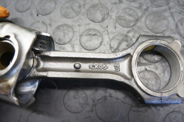 TŁOK Z KORBOWODEM KIA RIO HYUNDAI I20 1.4 CRDI D4FC