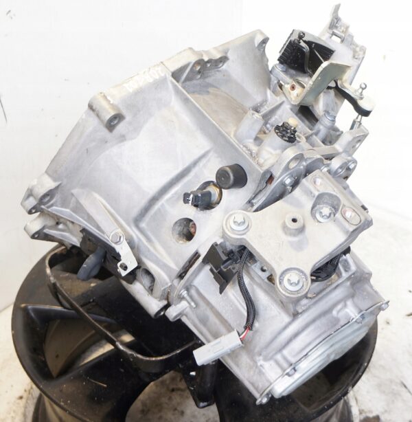 SKRZYNIA BIEGÓW CITROEN C3 PEUGEOT 308 1,5 E-HDI 20R102