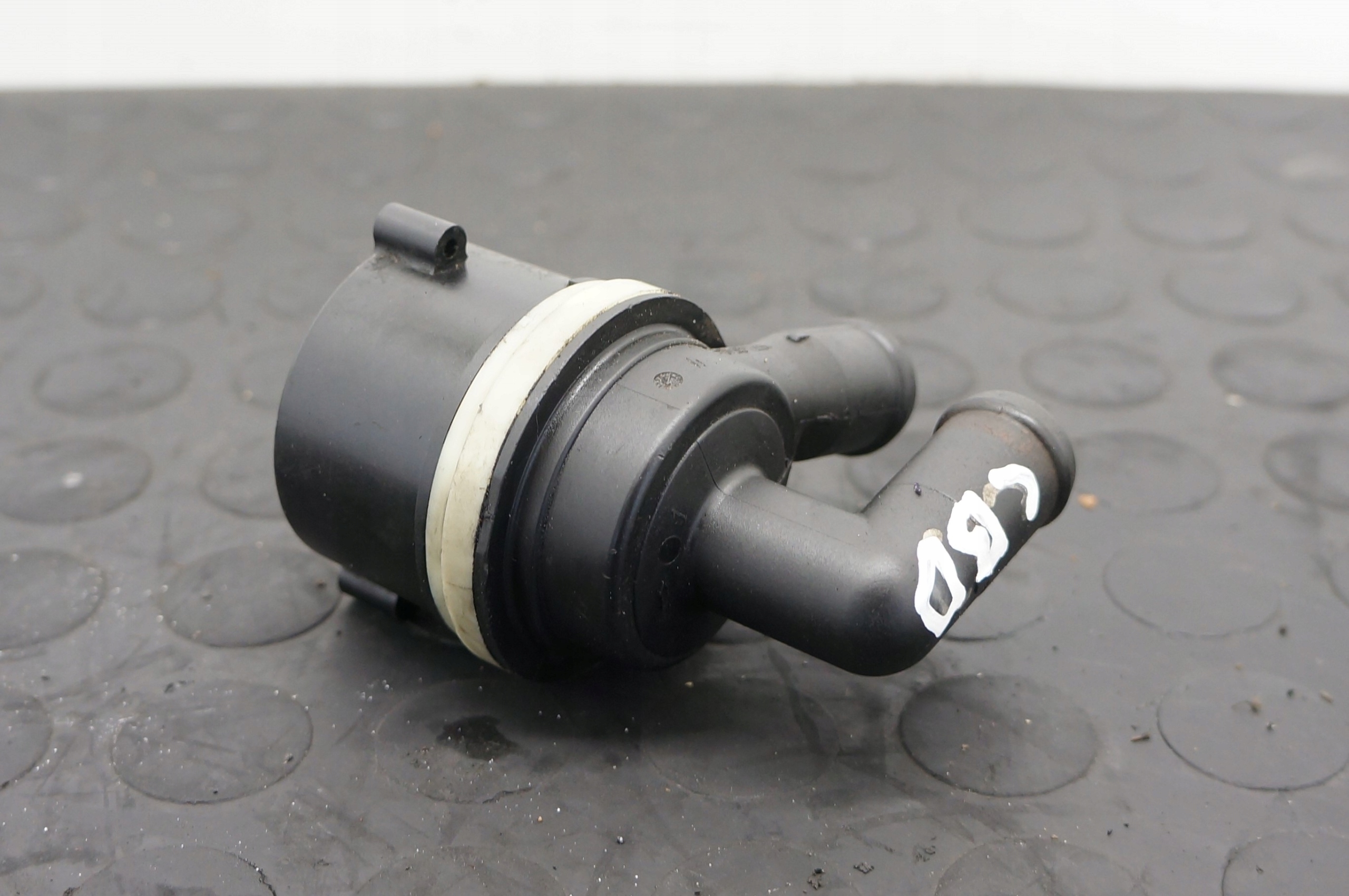 17755864766-696910ede4df0 DODATKOWA POMPKA WODY VW GOLF VI A4 B8 PASSAT B7 2,0 TDI 5N0965561A