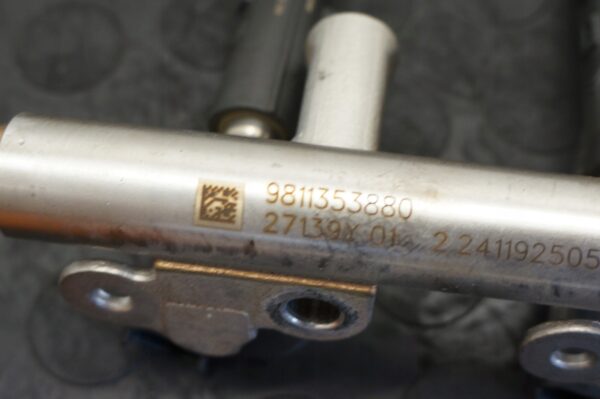 17757646346-696910c24be66 LISTWA WTRYSKOWA PEUGEOT 308 CITROEN C3 1,2THP 9811353880 9822715980