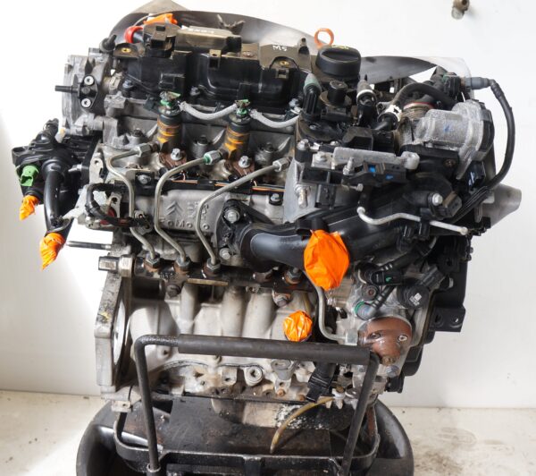 SILNIK ENGINE CITROEN PEUGEOT C3 II 208 1,4 E-HDI 8H01 8HR 10FDCG