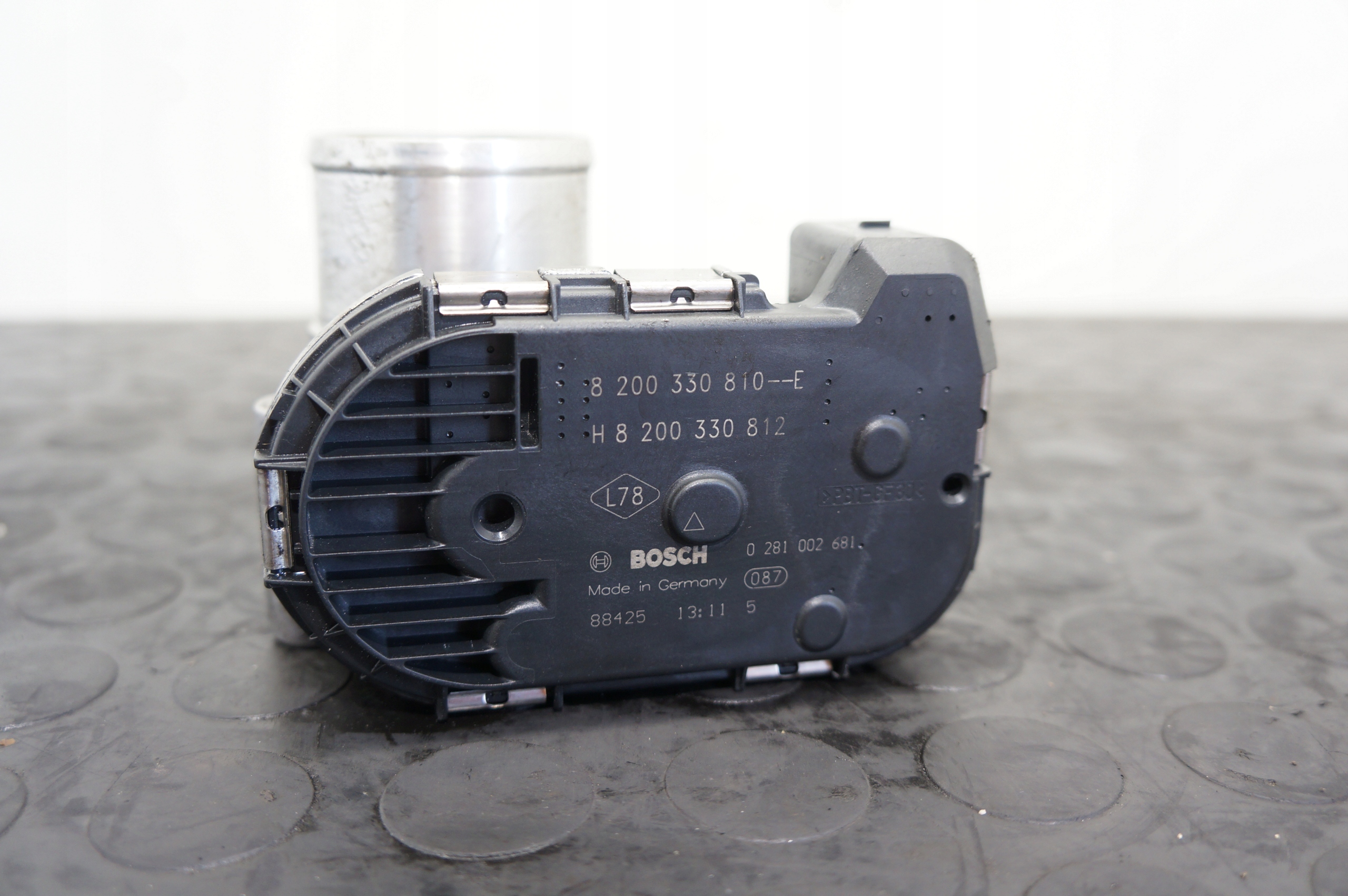 PRZEPUSTNICA NISSAN X-TRAIL II QASHQAI RENAULT 2.0DCI 0281002681 8200330810