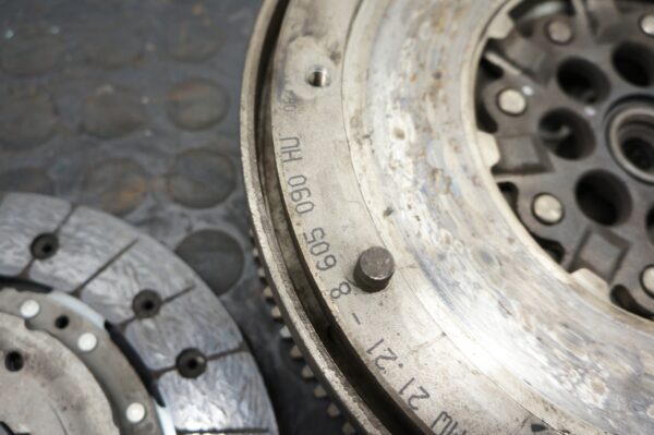 17776936088-69690f0011b43 SPRZĘGŁO DWUMAS BMW 1 2 3 4 5 X3 X4 MINI 2.0D 764123302 8605090 7641232