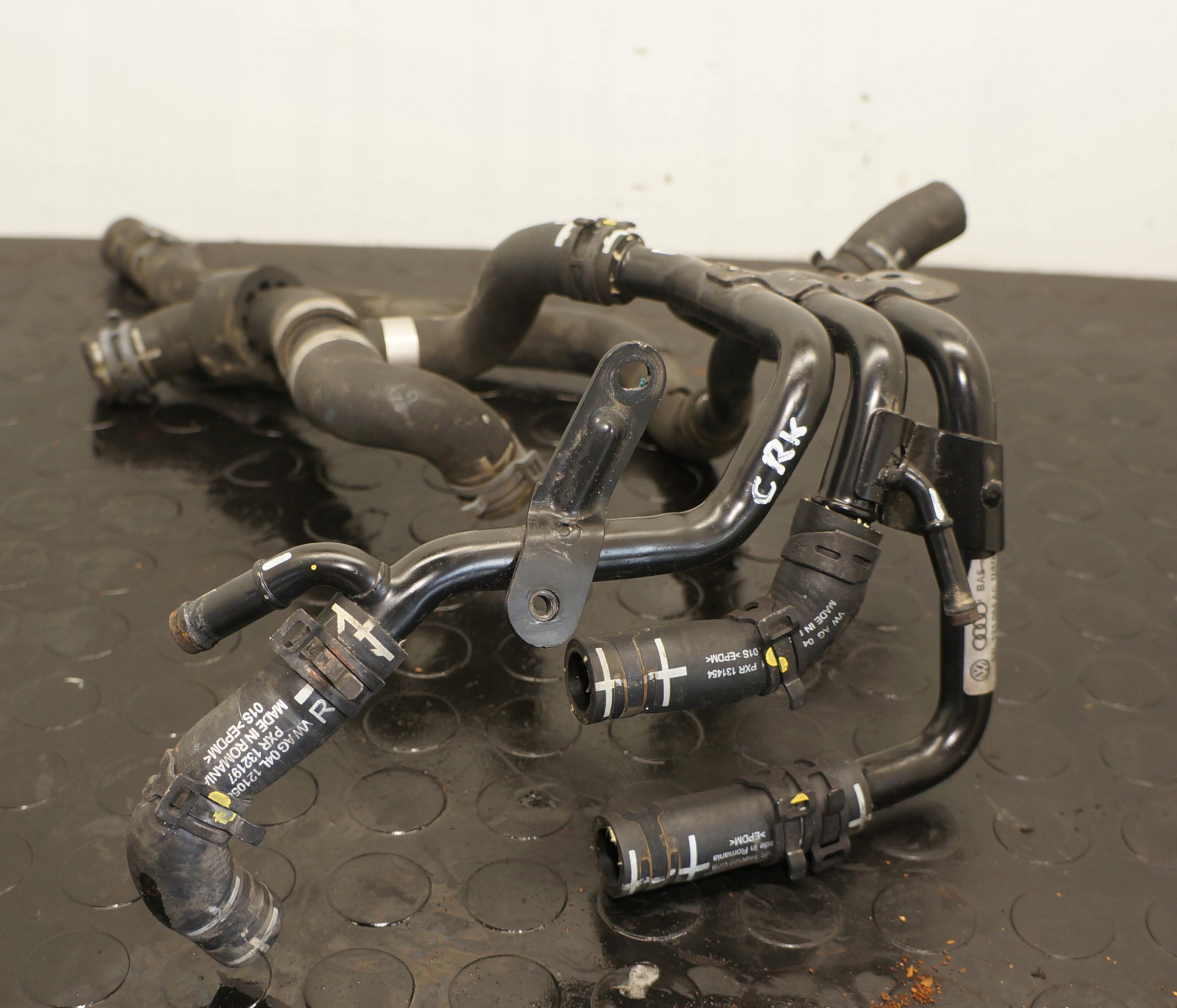 MAGISTRALA WODY RURKI VW GOLF T-ROC SEAT LEON AUDI A3 1,6TDI 04L121064AC