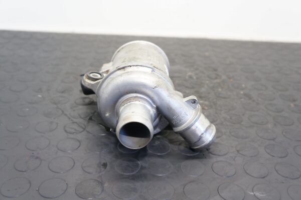 17828825500-696937960ffca POMPA WODY FORD KUGA 2.5 HYBRYDA LX6E-8501-AA