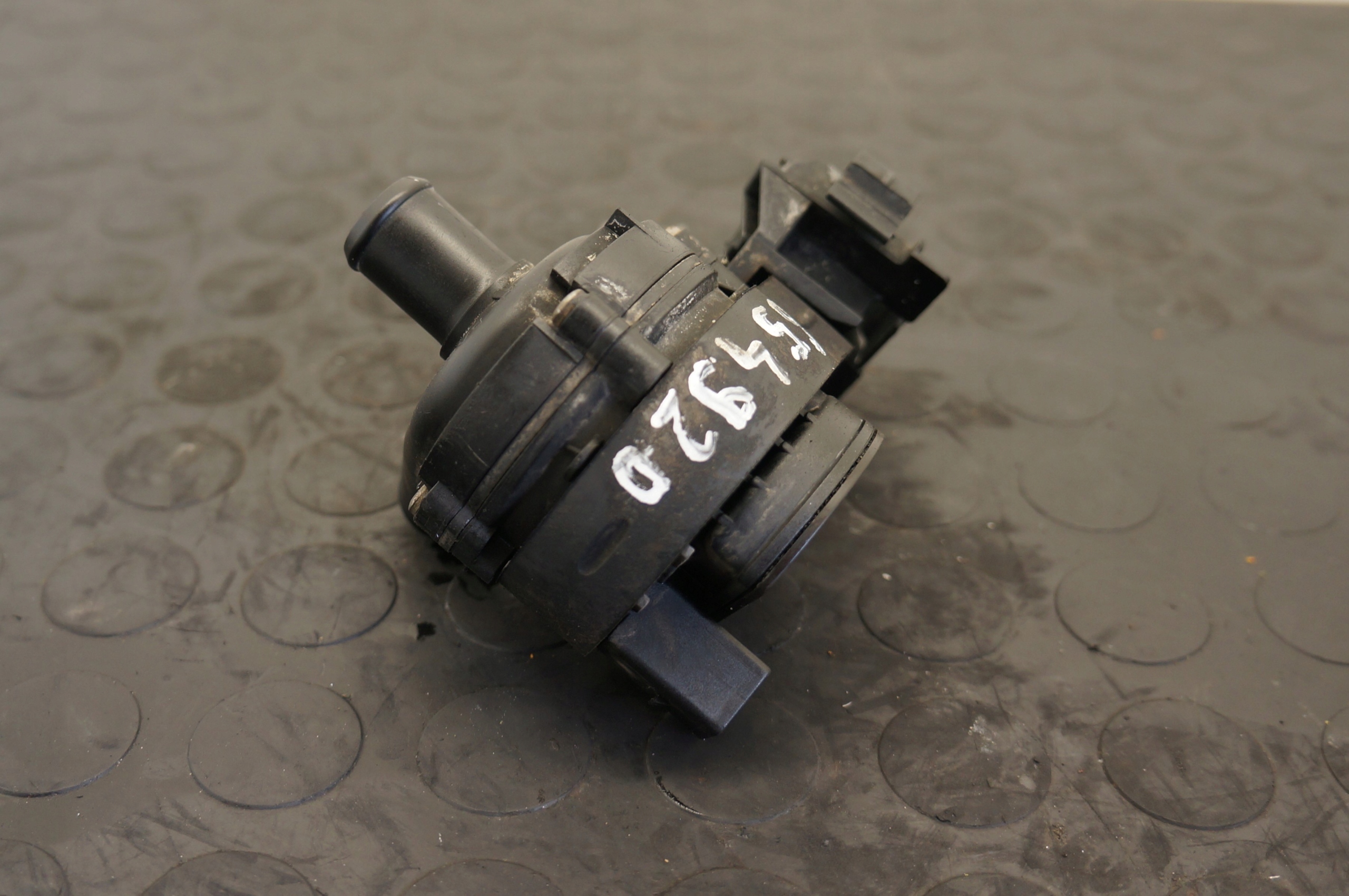 POMPA WODY MERCEDES CLA C118 A W177 B W247 2.0 CDi A2118360028