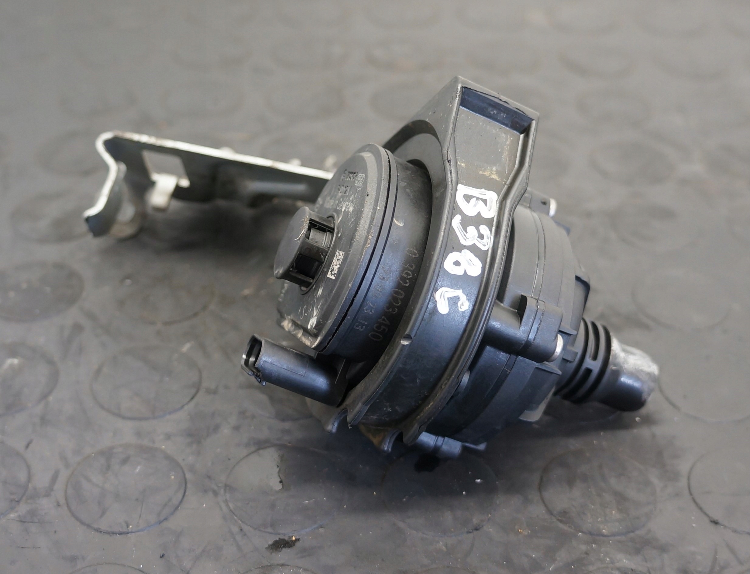 POMPA WODY BMW 2 F44 MINI F55 F56 F57 F60 1.5T 9470972