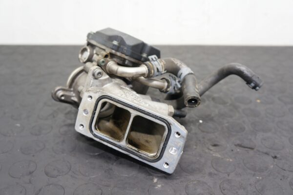 PRZEPUSTNICA VW GOLF T-ROC SEAT LEON AUDI A3 1,6TDI 04L128059K 04L128063P